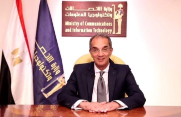 عمرو طلعت وزير الاتصالات 