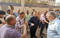 محافظ أسيوط يتفقد موقع انهيار عقار قديم 