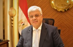 أيمن عاشور