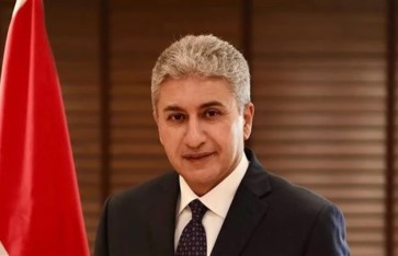 وزير السياحة 