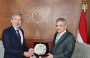 الفريق أسامه ربيع والسفير الايطالي