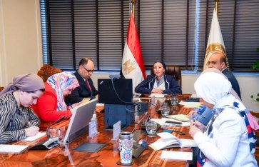 وزيرة البيئة