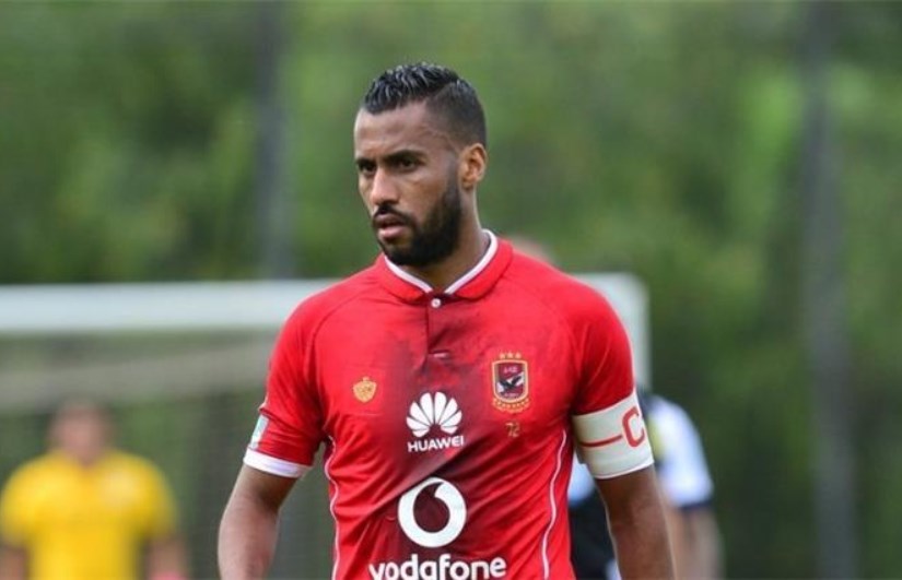 لاعب النادي الأهلي السابق حسام عاشور لاعب النادي الأهلي السابق حسام عاشور