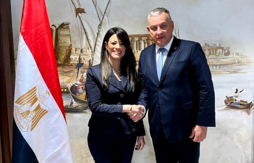 جانب من اللقاء جانب من اللقاء