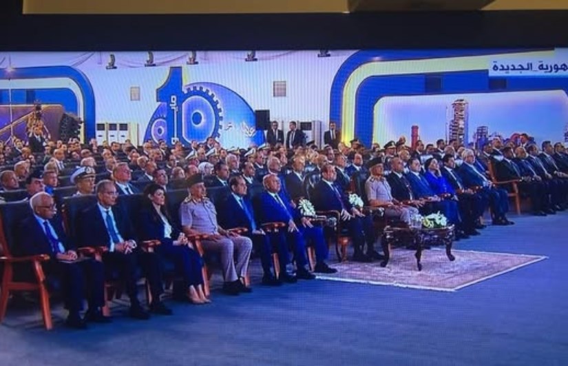 الرئيس السيسي يحضر الاحتفال بعيد العمال الرئيس السيسي يحضر الاحتفال بعيد العمال