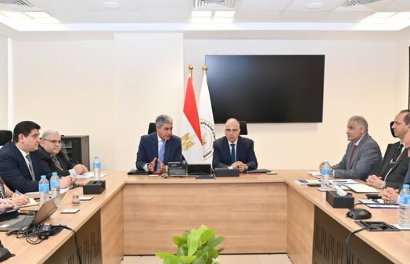 وزير الموارد المائية ووزير السياحة والاثار وزير الموارد المائية ووزير السياحة والاثار