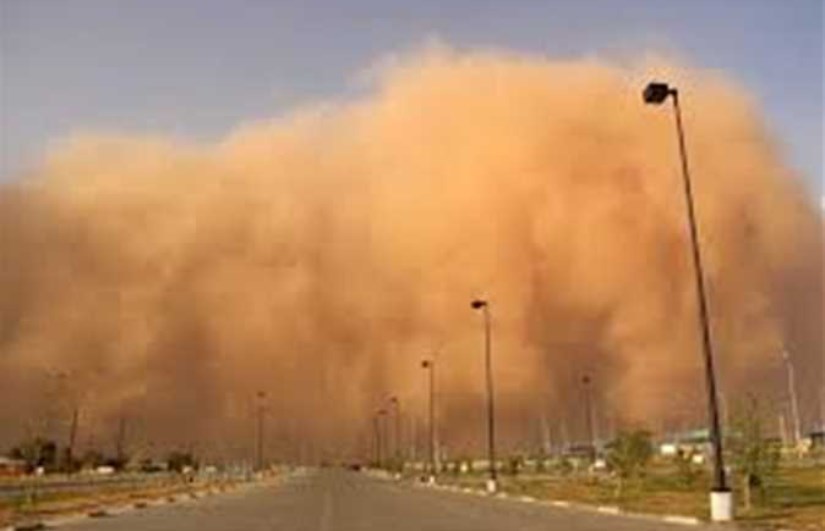 عاصفة ترابية