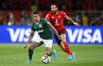 الأهلي يواجه بالميراس