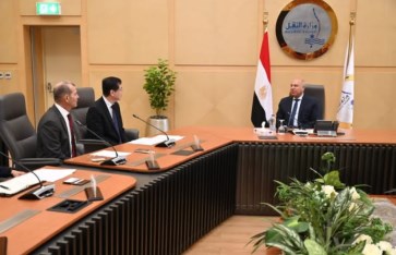 وزير الصناعة والنقل 
