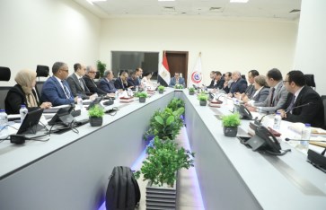 خلال الاجتماع