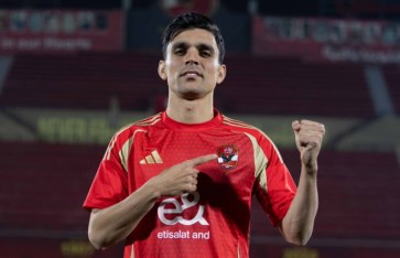 أشرف بن شرقي لاعب النادي الأهلي
