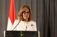 السفيرة مشيرة خطاب