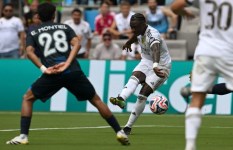 ريال مدريد ريال مدريد يتفوق على باتشوكا بثلاثية في كأس العالم للأندية
