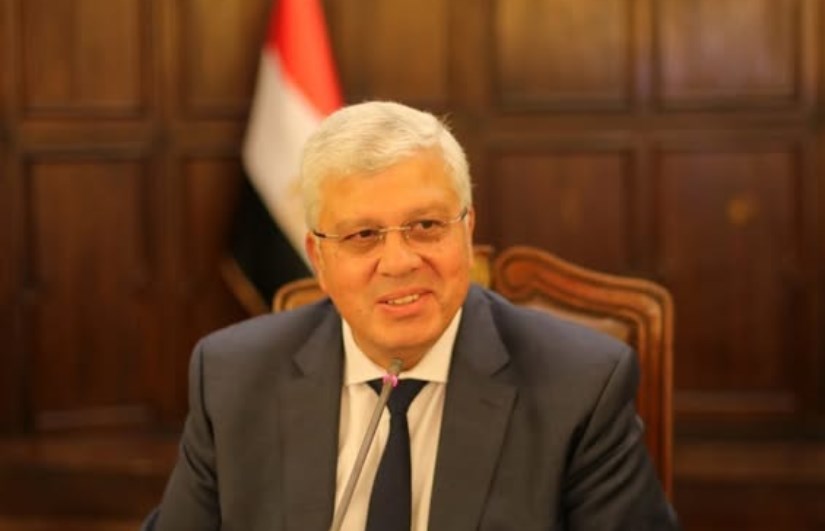 الدكتور أيمن عاشور الدكتور أيمن عاشور