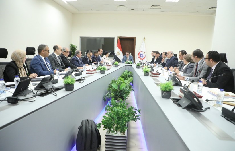 خلال الاجتماع