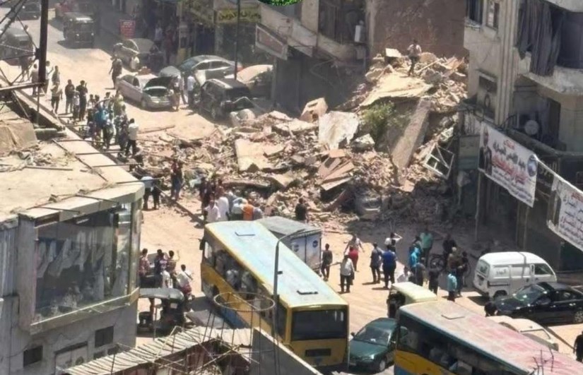 انهيار عقار مكون من 3 طوابق انهيار عقار مكون من 3 طوابق