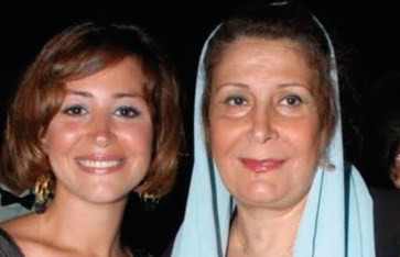 الفنانة زيزي مصطفى والفنانة منة شلبي 