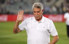 الرئيس السيسي يوجه بتوفير الرعاية الصحية اللازمة والاهتمام الطبي الفوري للكابتن حسن شحاتة