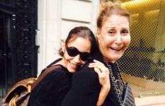 الفنانة منة شلبي والفنانة زيزي مصطفى 