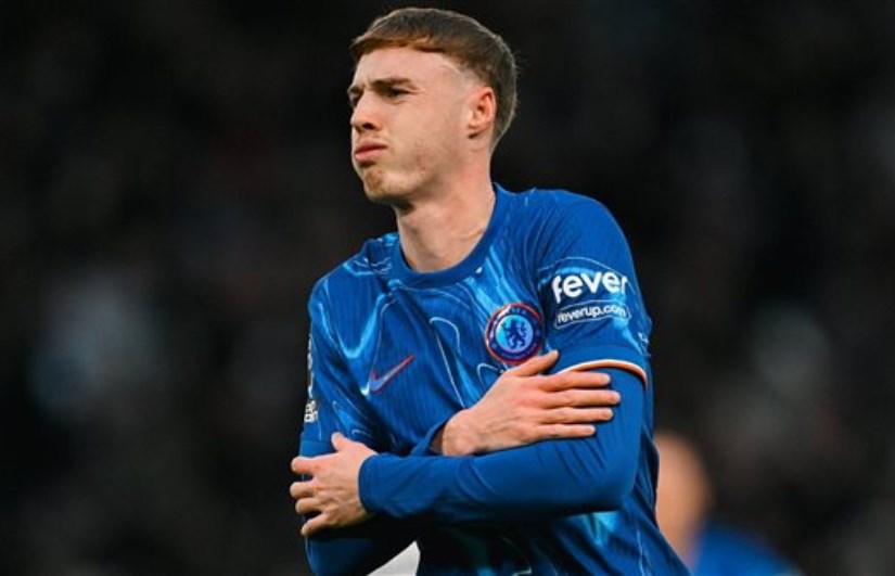 لاعب تشيلسي الإنجليزي كول بالمر لاعب تشيلسي الإنجليزي كول بالمر