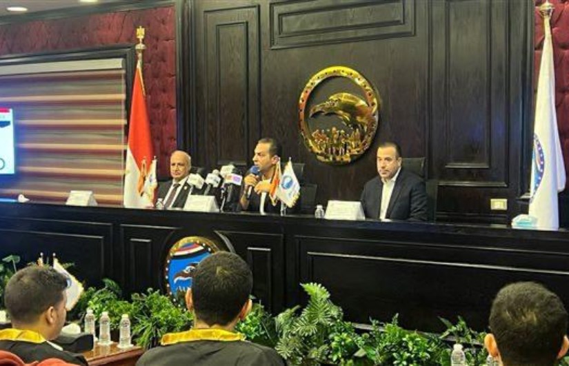 جانب من التكريم جانب من التكريم