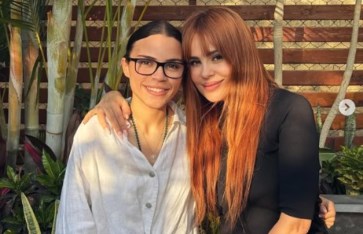 بعد رحيل زوجها بأيام كارول سماحة تحتفل بعيد ميلاد ابنة وليد مصطفى برسالة مؤثرة