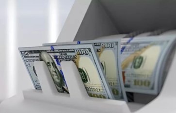 تراجع الدولار أمام الجنيه في 10 بنوك اليوم