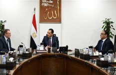 مدبولي يتابع تطوير الإدارة الحكومية ورفع جودة الخدمات