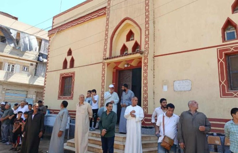 جثمان والد محمد الشناوى يصل كفر الشيخ