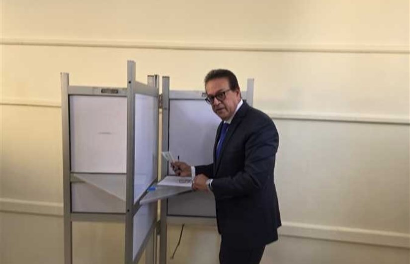 وزير الصحة يُدلي بصوته في انتخابات الشيوخ 2025 وزير الصحة يُدلي بصوته في انتخابات الشيوخ 2025