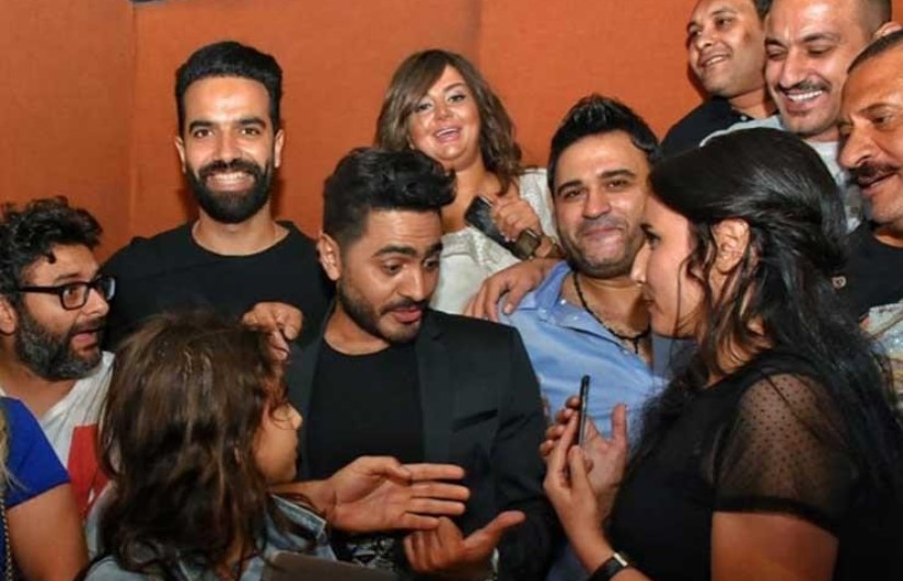 في عيد ميلاده.. تامر حسني يخطف القلوب بمواقفه الإنسانية مع جمهوره