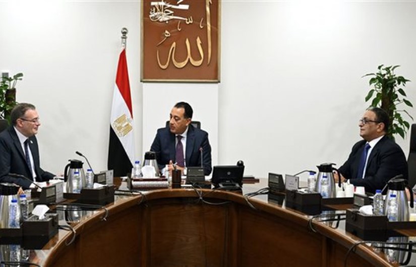 مدبولي يتابع تطوير الإدارة الحكومية ورفع جودة الخدمات مدبولي يتابع تطوير الإدارة الحكومية ورفع جودة الخدمات
