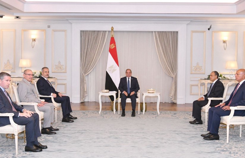 جانب من الاستقبال جانب من الاستقبال