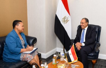 وزير الخارجية يلتقي المديرة التنفيذية للآلية الأفريقية لمراجعة النظراء