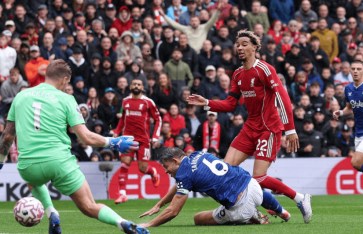 ليفربول يحسم ديربي الميرسيسايد بثنائية أمام إيفرتون