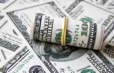 تراجع الدولار وسط ترقب بيانات سوق العمل الأمريكية