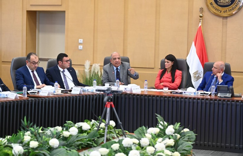 نائب رئيس مجلس الوزراء للتنمية الصناعية وزير الصناعة والنقل يترأس الاجتماع الحادي والثلاثين للمجموعة الوزارية للتنمية الصناعية