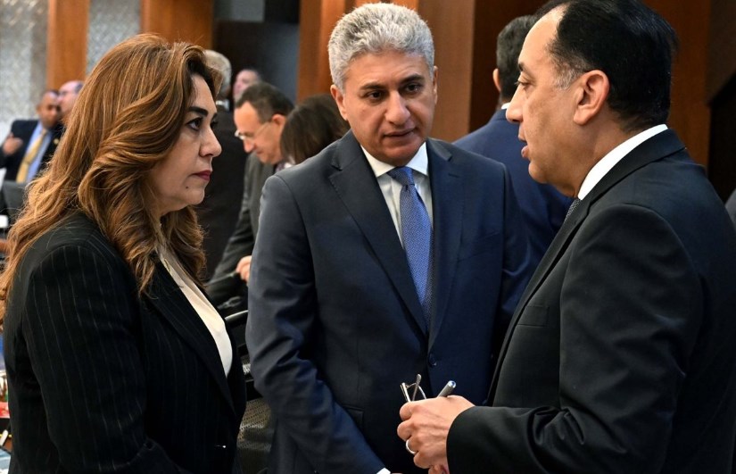 الدكتور م من اجتماع الحكومة الأسبوعي